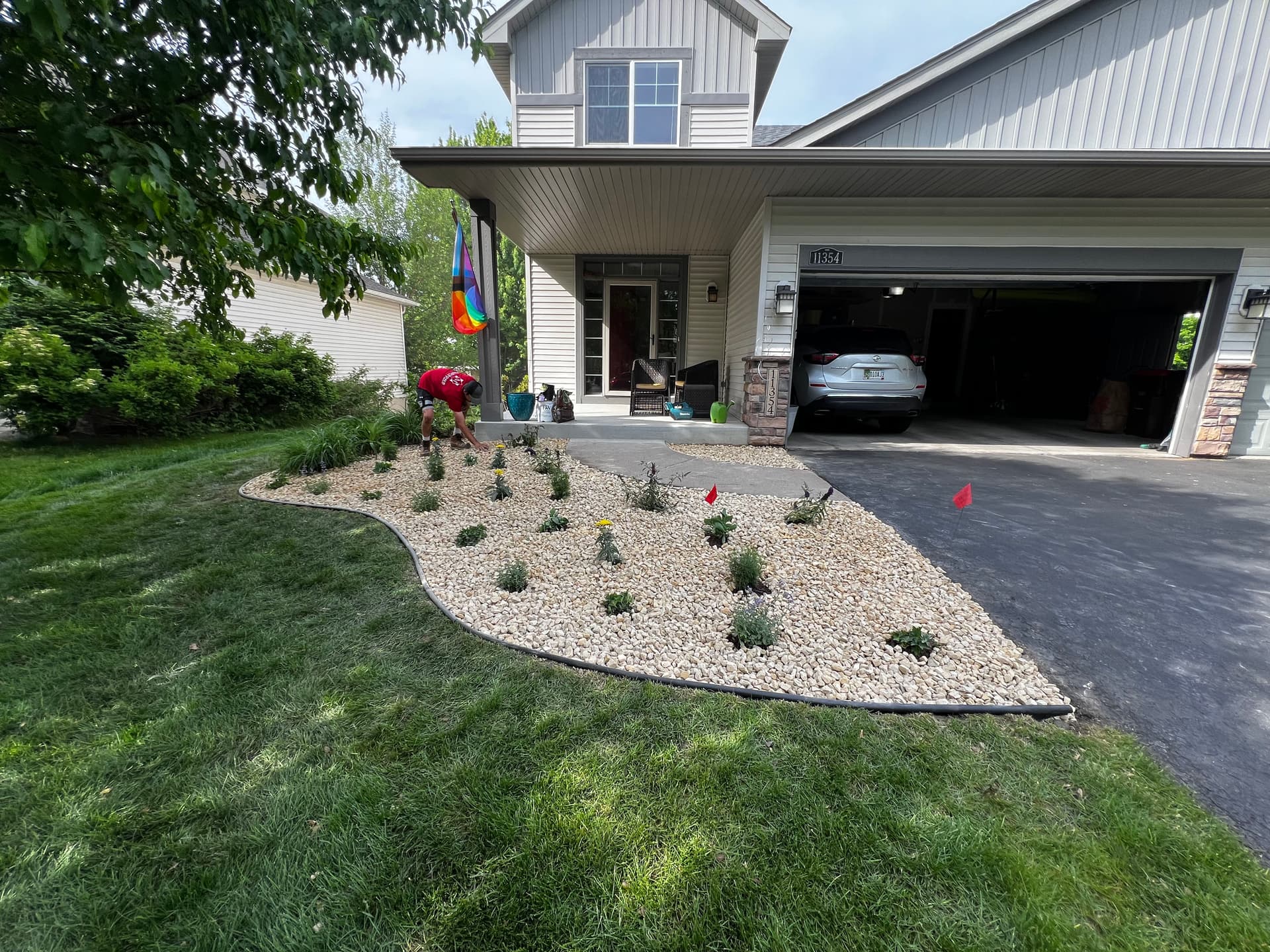 Gallery photos for Front Bed Overhaul with Fresh Rock, Edging, and New Plantings: Image #1