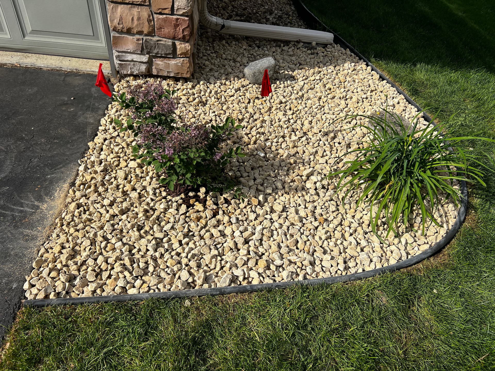 Gallery photos for Front Bed Overhaul with Fresh Rock, Edging, and New Plantings: Image #3