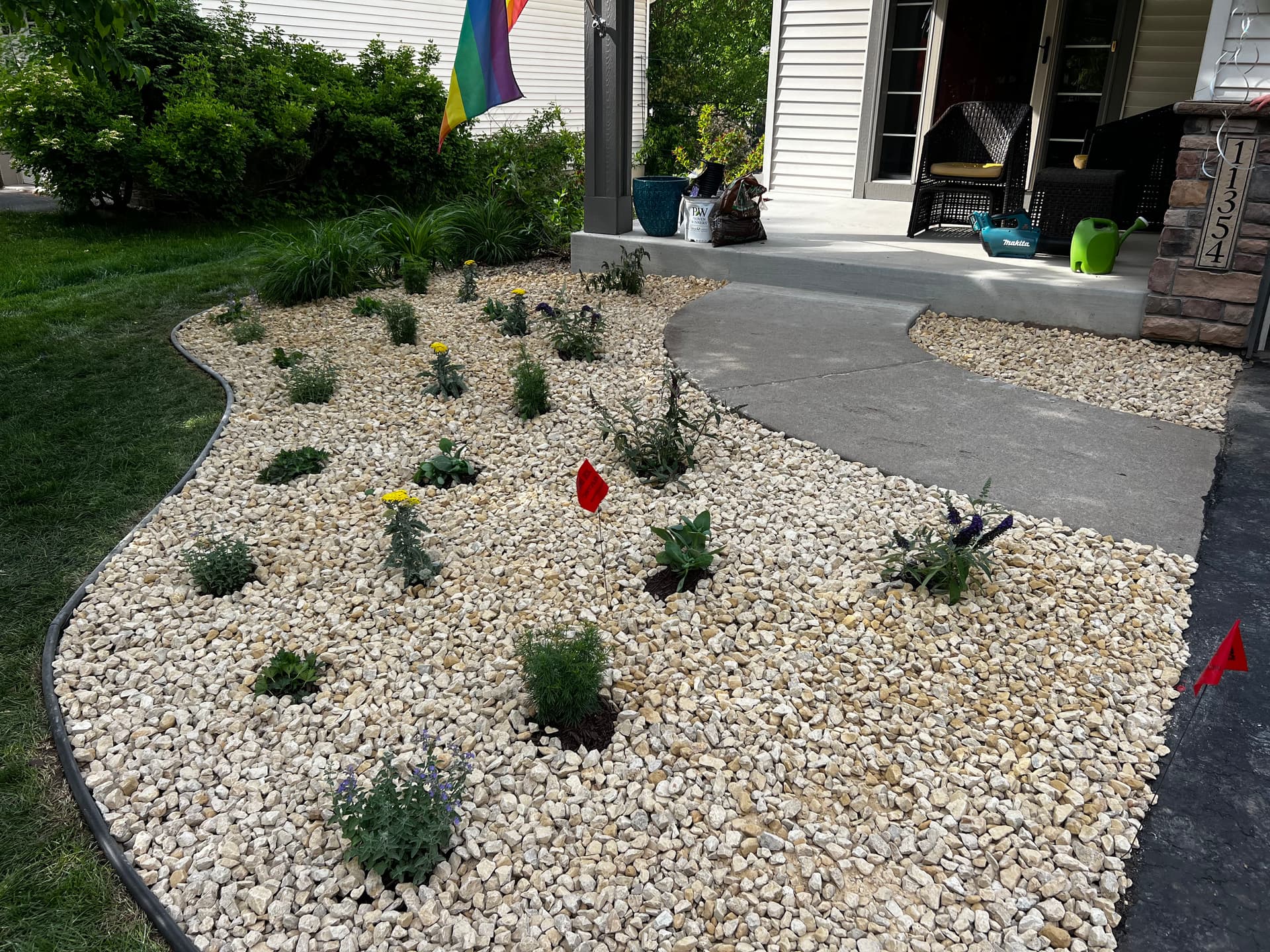 Gallery photos for Front Bed Overhaul with Fresh Rock, Edging, and New Plantings: Image #2