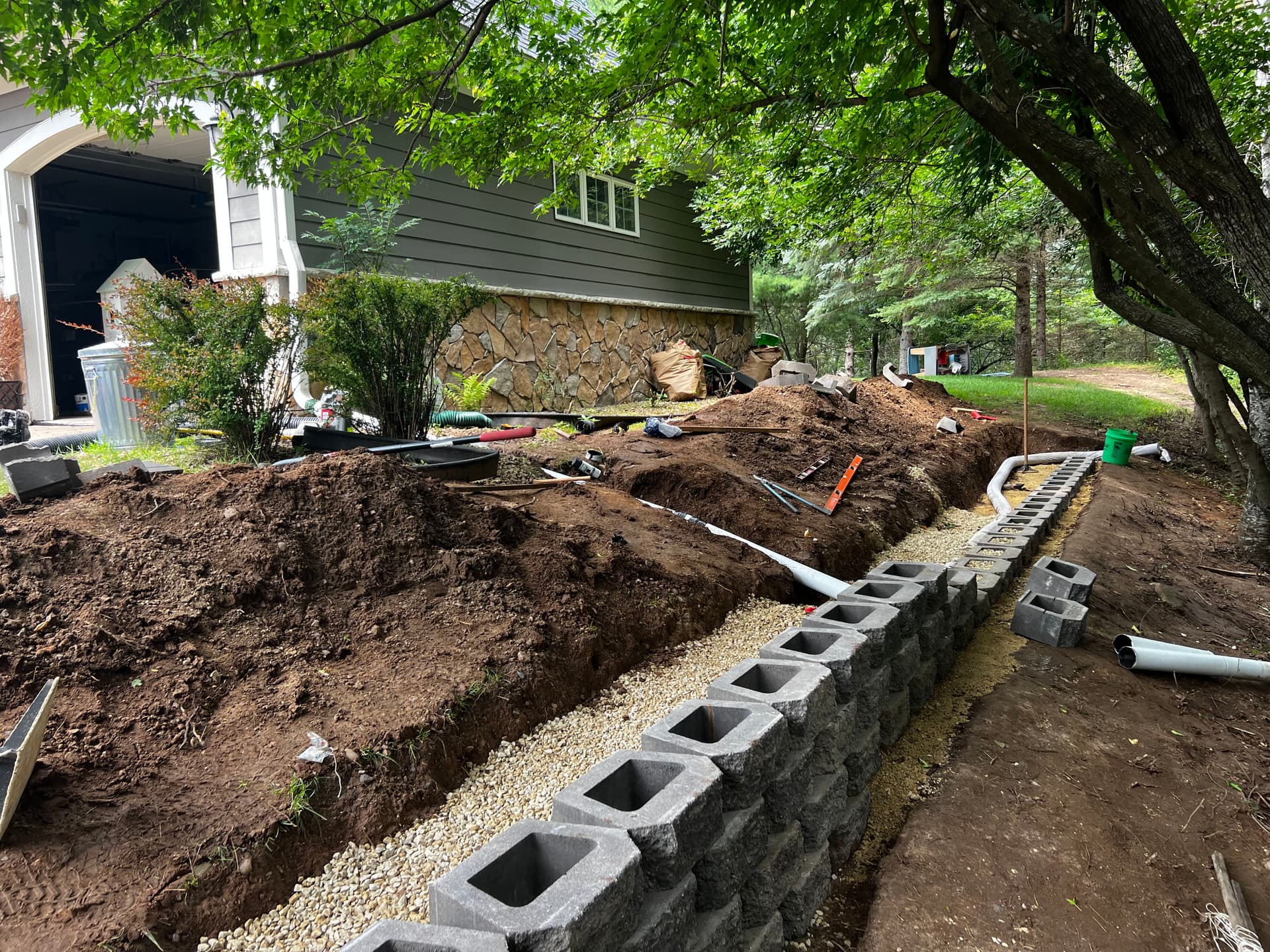 Gallery photos for 3 Retaining Walls Built to Hold a Seriously Sloped Yard: Image #4