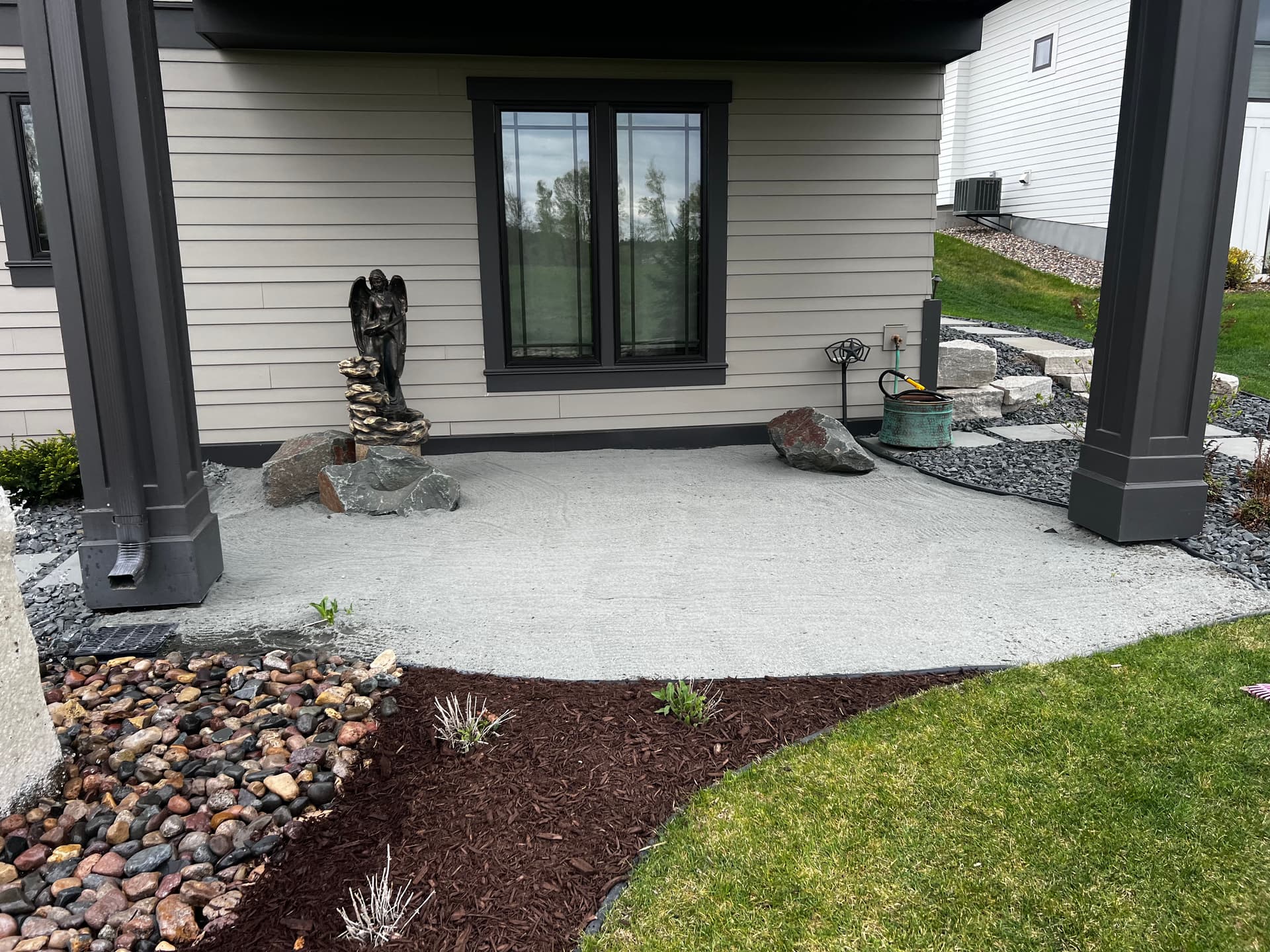 Gallery photos for Full Property Mulch Refresh with Premium Dark Brown and Specialty Finishes: Image #7